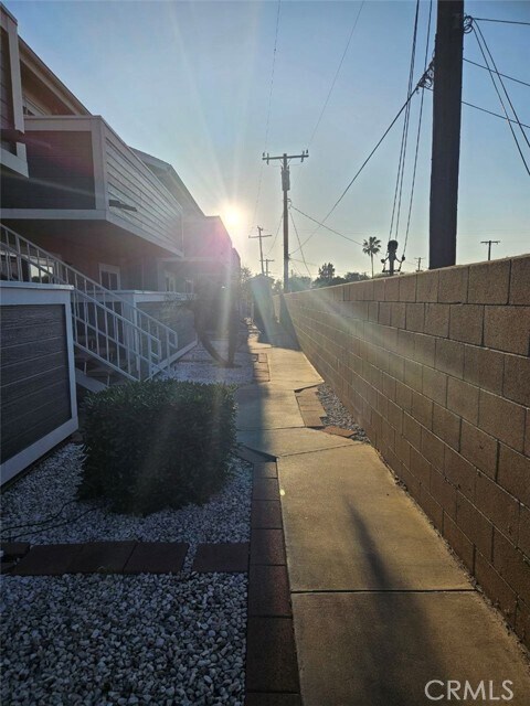 Building Photo - 1120 Nicklett Ave