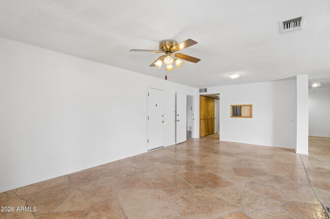 Building Photo - 1014 E Balboa Cir