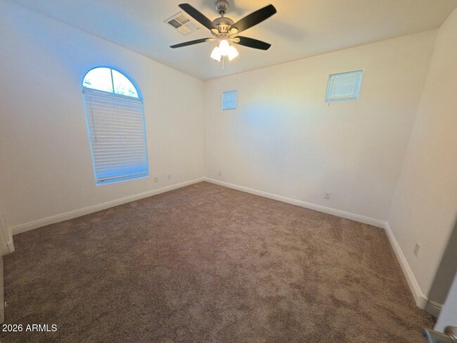 Building Photo - 6850 E Butte St