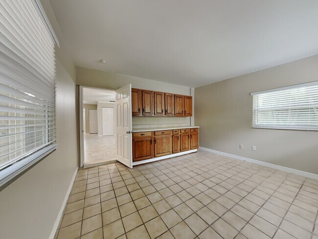 Building Photo - 37 W Rubber Tree Dr