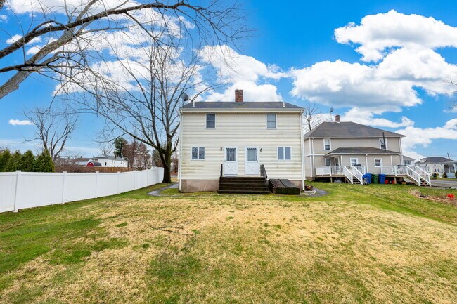 Building Photo - 29 Medford St