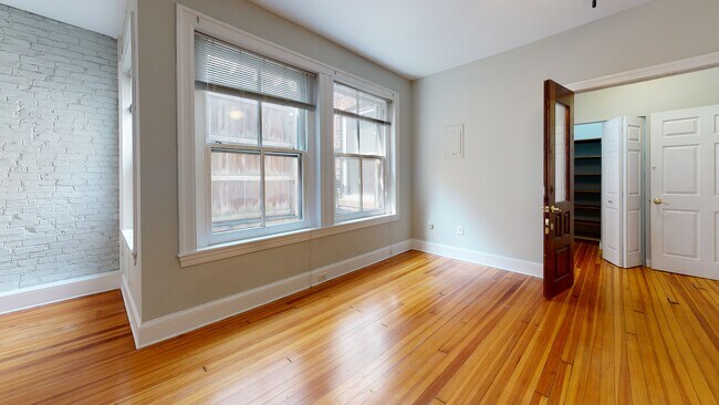 Building Photo - 313 N Charles St