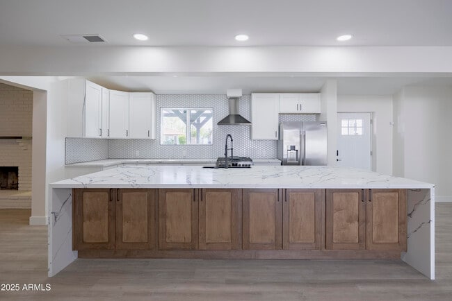 Building Photo - 4148 N Westview Dr