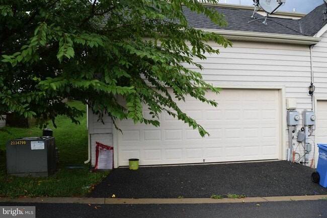 Building Photo - 12111 Pond Pine Dr