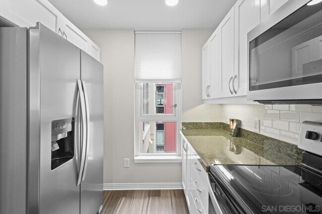 Building Photo - 427 Ninth Ave