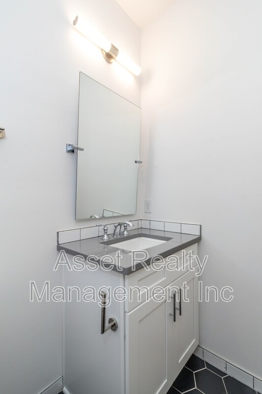 Building Photo - 1110 Franck St