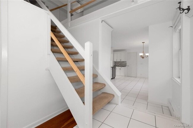 Building Photo - 28 School St