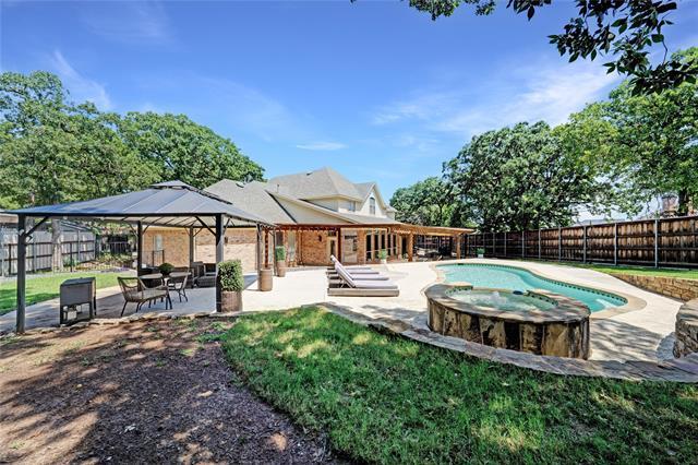 Building Photo - 208 Wellington Oaks Pl