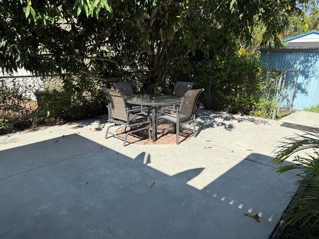 Building Photo - 125 Mayfield Rd