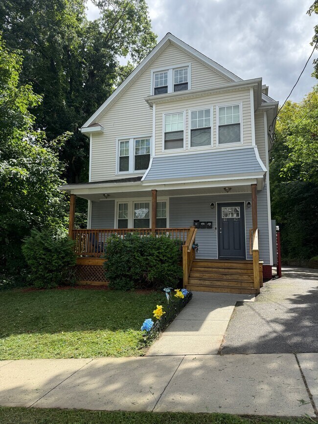 Building Photo - 42 Fairfield St