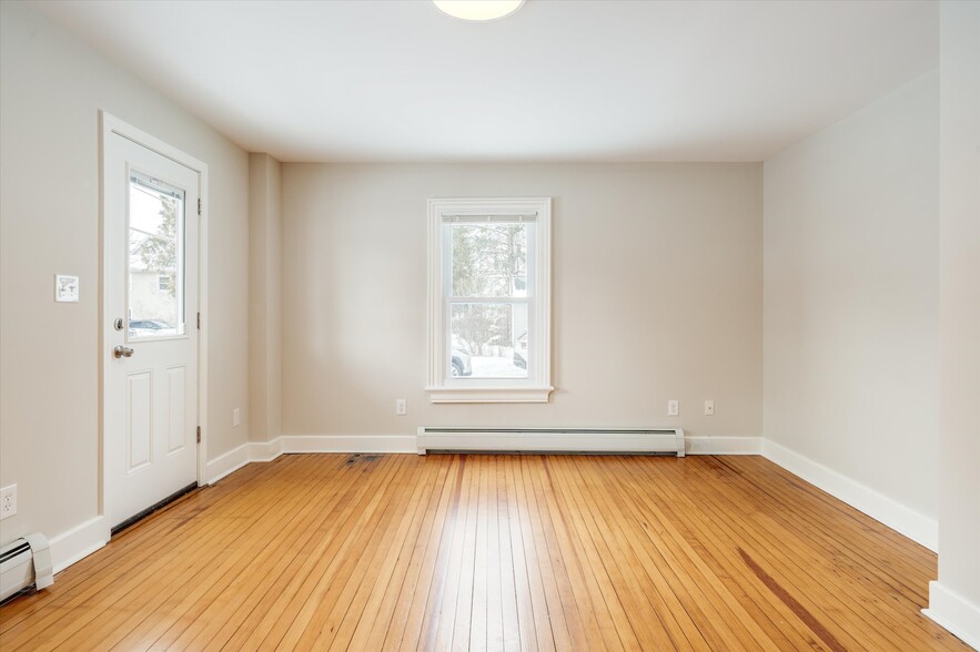 Building Photo - 6 Orchard St