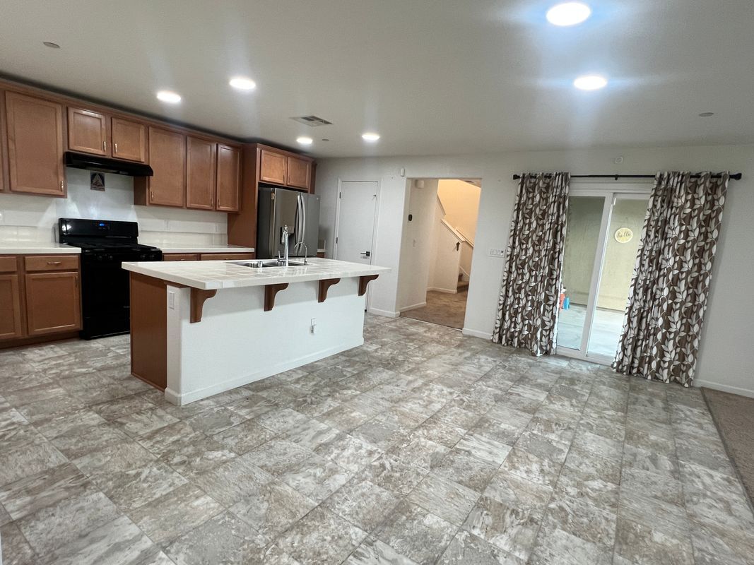 Building Photo - 1435 W Woodward Ave