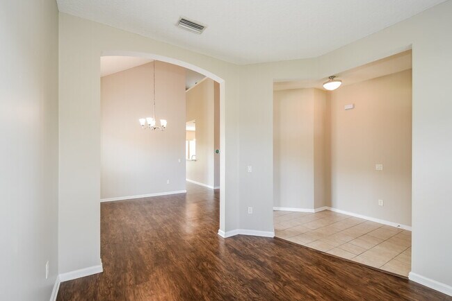 Building Photo - 9286 Hawkeye Dr