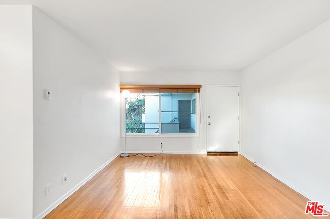 Building Photo - 2033 Euclid St