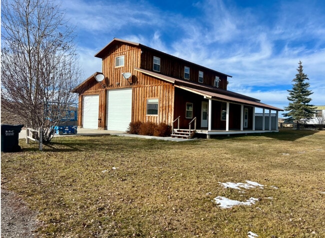 Primary Photo - 19 Spotted Horse Rd