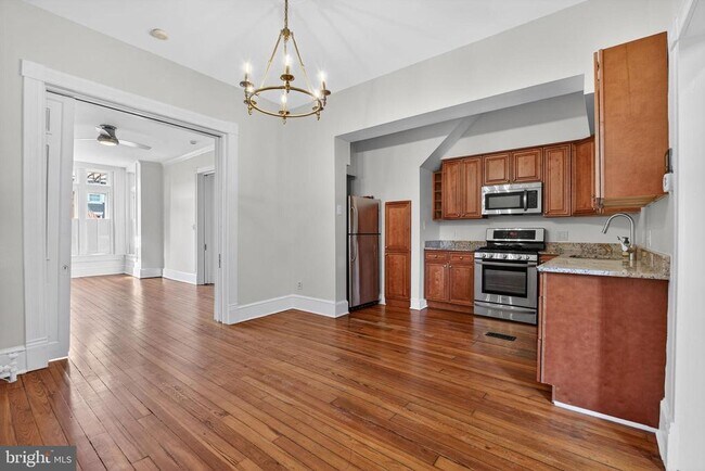 Building Photo - 515 N Columbus St