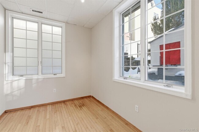 Building Photo - 248 Depew Ave