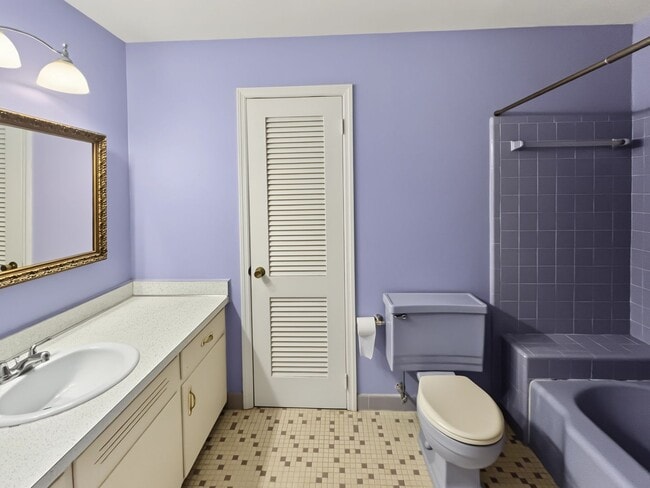 Building Photo - 6909 Justice Dr