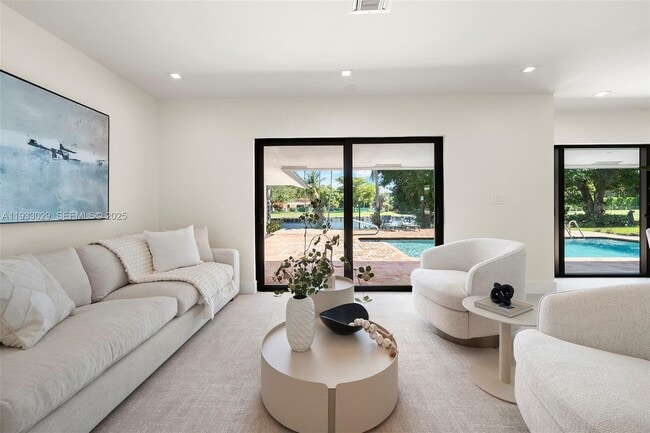 Building Photo - 10945 SW 75th Ct