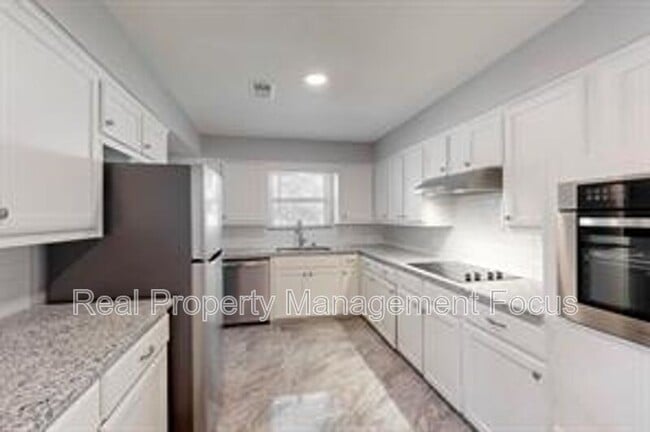 Building Photo - 14724 Overview Dr