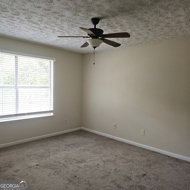Building Photo - 5906 Summerglen Ln