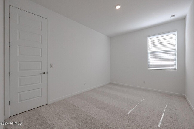 Building Photo - 7682 W Jackrabbit Ln