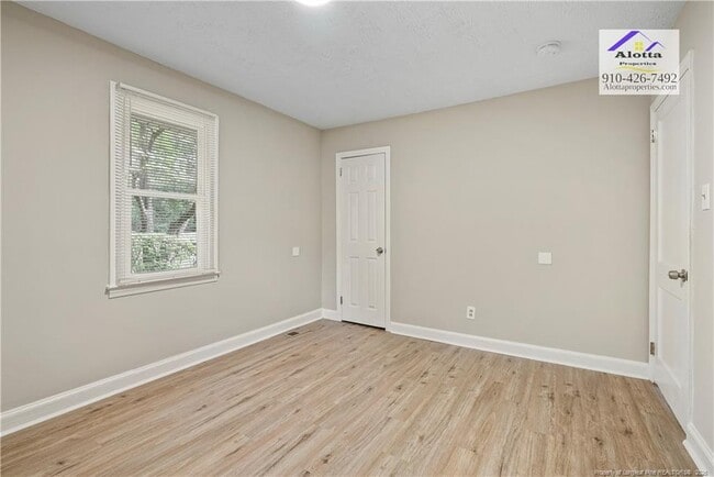 Building Photo - 2054 Osceola Dr