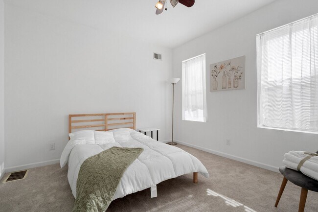 Building Photo - 2 Story Home in Botanical Heights (Optiona...