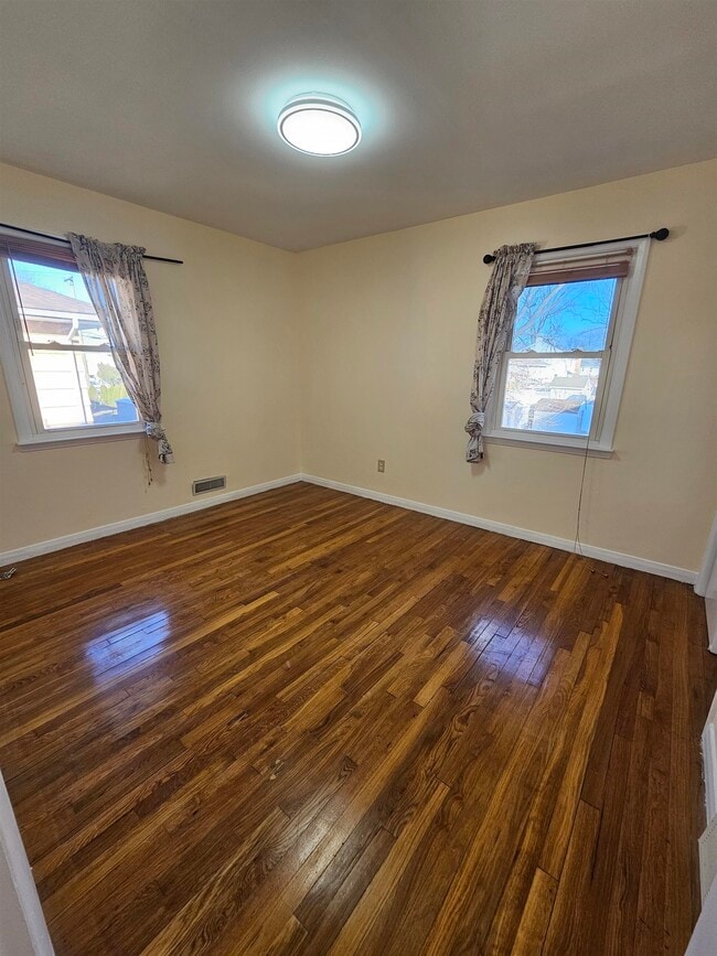 Building Photo - 122 Eckel Rd