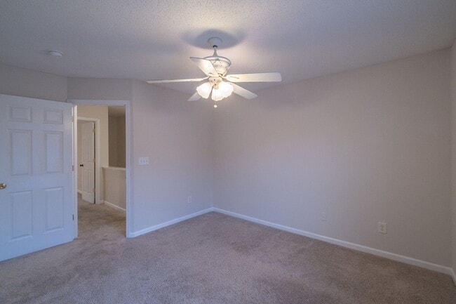 Building Photo - Spacious Home with Oversized Bedrooms & Op...