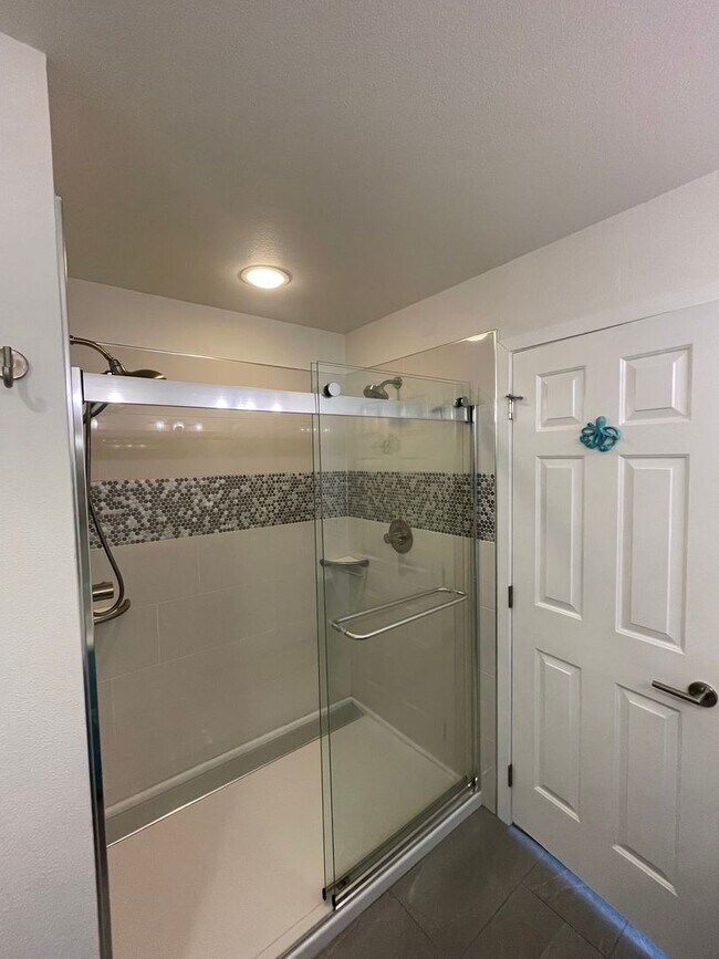 Building Photo - 2 Bed, 2 Bath Serene Waterfront Port Ludlow Condo For Rent!