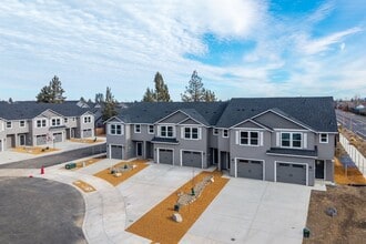 Building Photo - Brand New Stunning 3 Bed/2.5 Bath Townhouse-Old Farm District