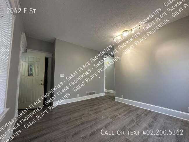 Building Photo - 2042 E St-