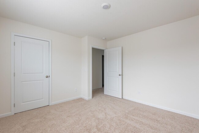 Building Photo - 4742 Willow Bluff Cir