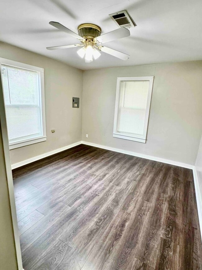 Building Photo - 1034 Core St