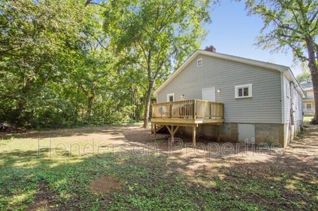 Building Photo - 217 Skyland Ave