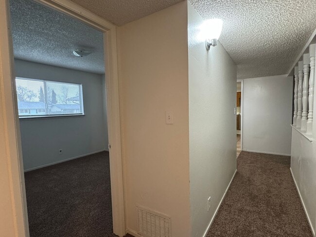 Building Photo - Three Bed, Two Bath Home In North Stockton