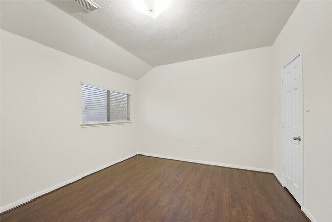 Building Photo - 7514 Boxwood Ridge Ln
