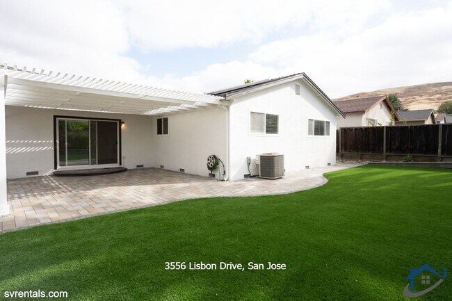 Building Photo - 3556 Lisbon Dr