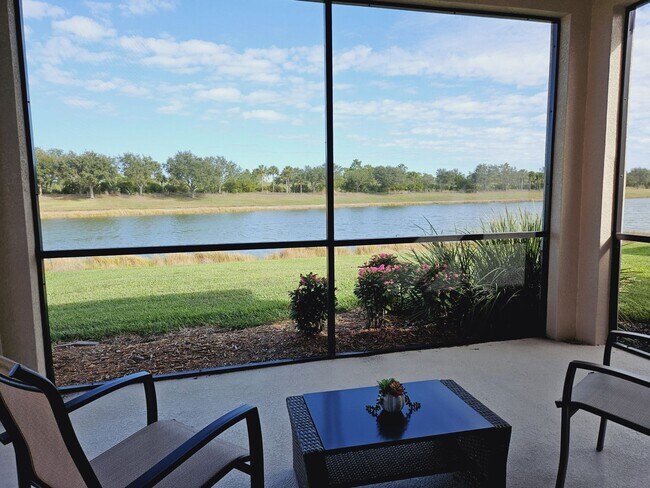 Building Photo - 10468 Crooked Crk Dr