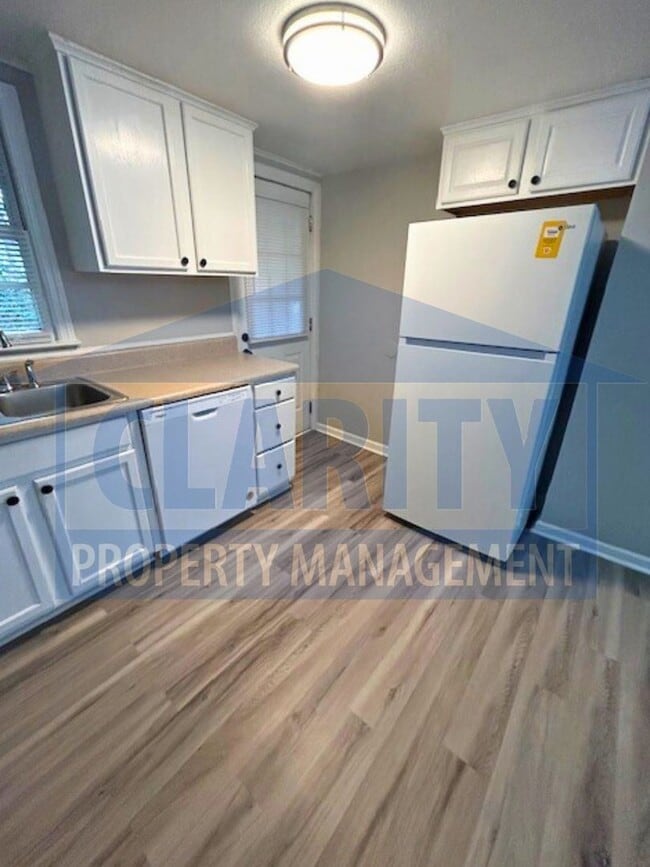 Building Photo - Cozy, four bedroom home!