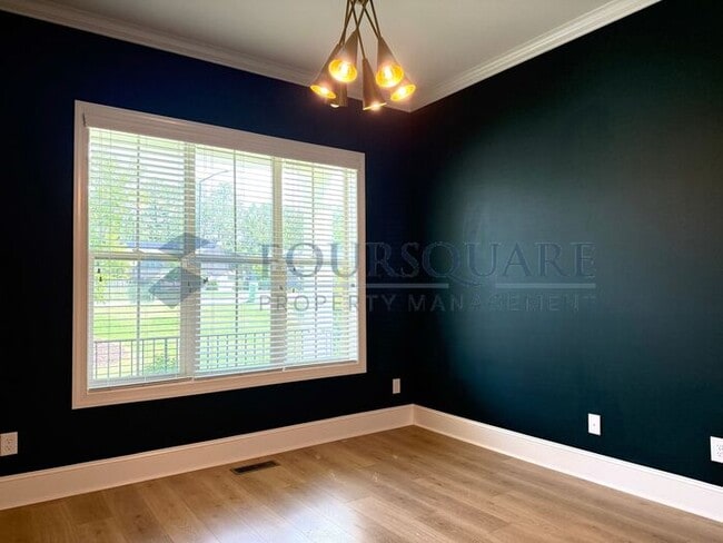 Building Photo - Beautiful  3-Bedroom Home with Loft, Screened Deck & Fenced Backyard – Convenient to Duke Univers...