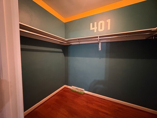 Building Photo - 4 Bedroom Single Family Home Available in ...