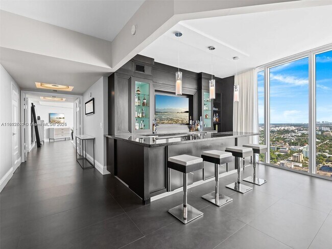 Building Photo - 333 Las Olas Way