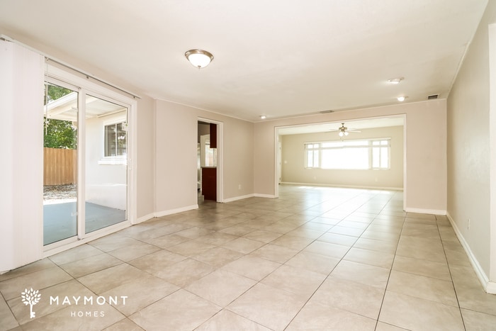 Building Photo - 1976 Drew Plaza