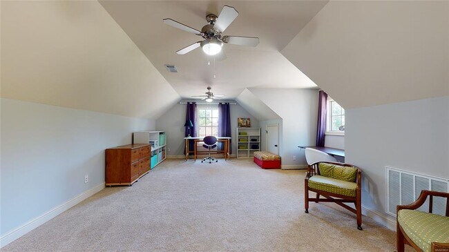 Building Photo - 9131 Thetford Way