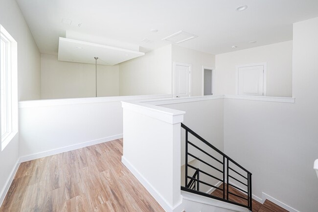 Building Photo - 7525 Cresta Bella St