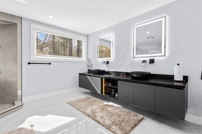 Building Photo - 915 Lost Forest Dr NW