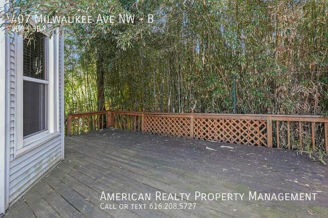 Building Photo - 407 Milwaukee Ave NW