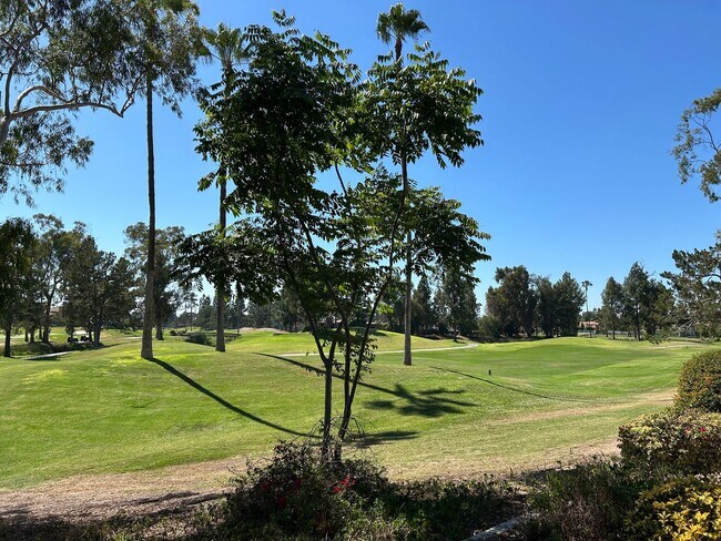 Building Photo - Beautiful 2 Bed 2 Bath Tustin Ranch Condo With Golf Course Views!